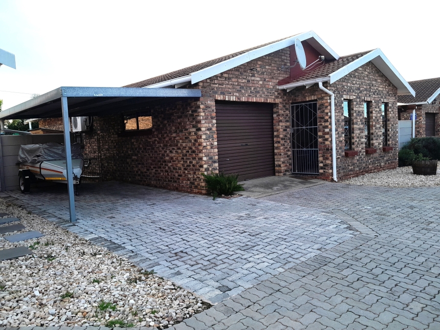 To Let 3 Bedroom Property for Rent in Windsor Park Eastern Cape